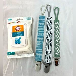 Pacifier clips & wipes set